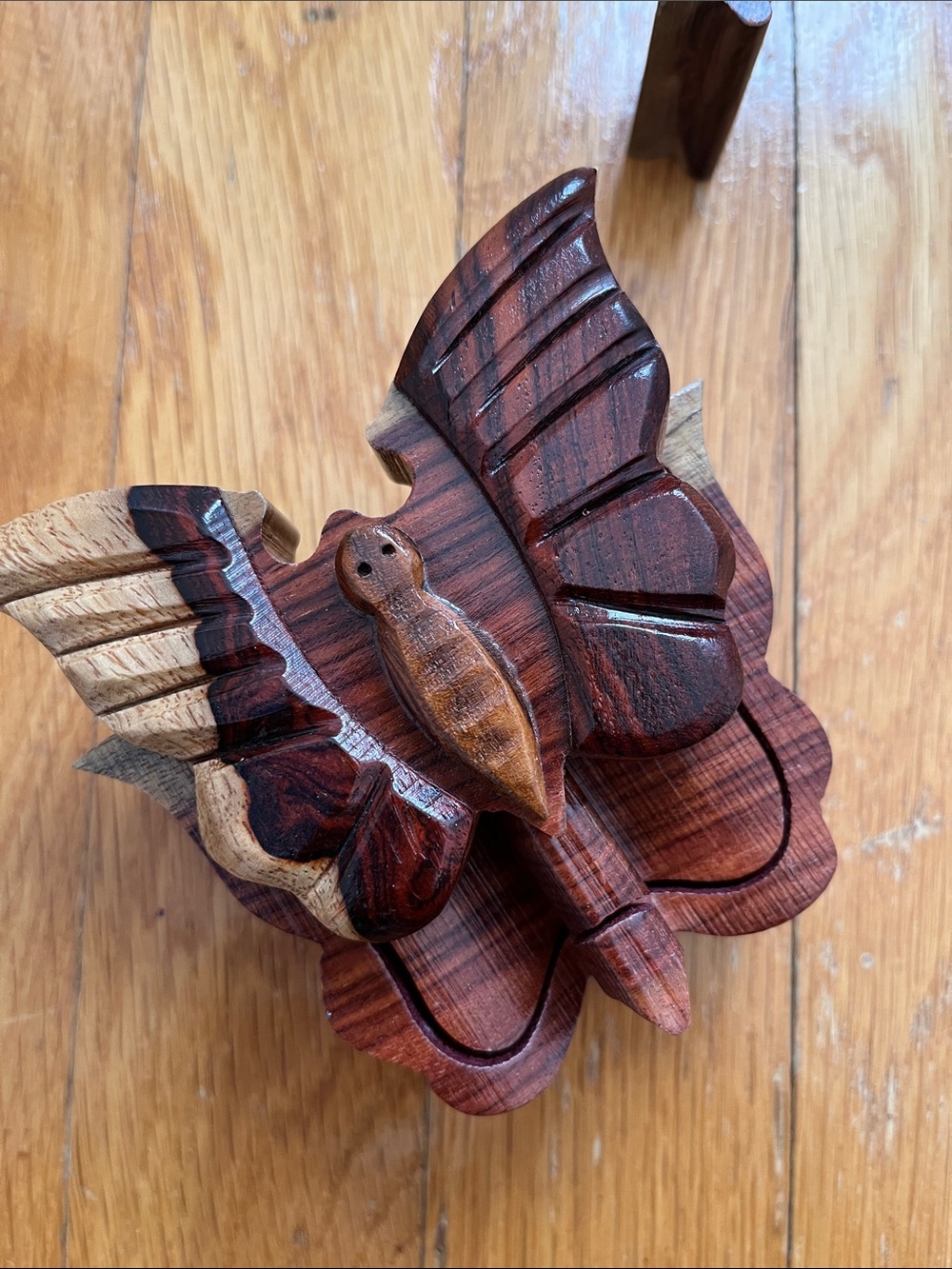 Butterfly Carved Wooden Puzzle Jewelry Box Small Treasure Keeper 4 Pieces - Picture 5 of 10